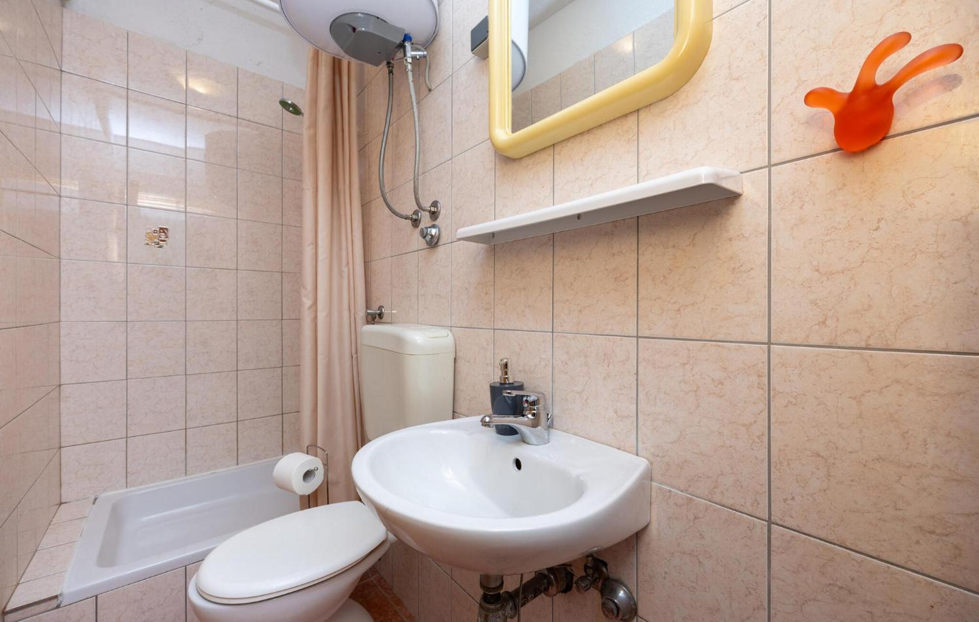 3 Bedroom Gorgeous Apartment In Трогир Экстерьер фото