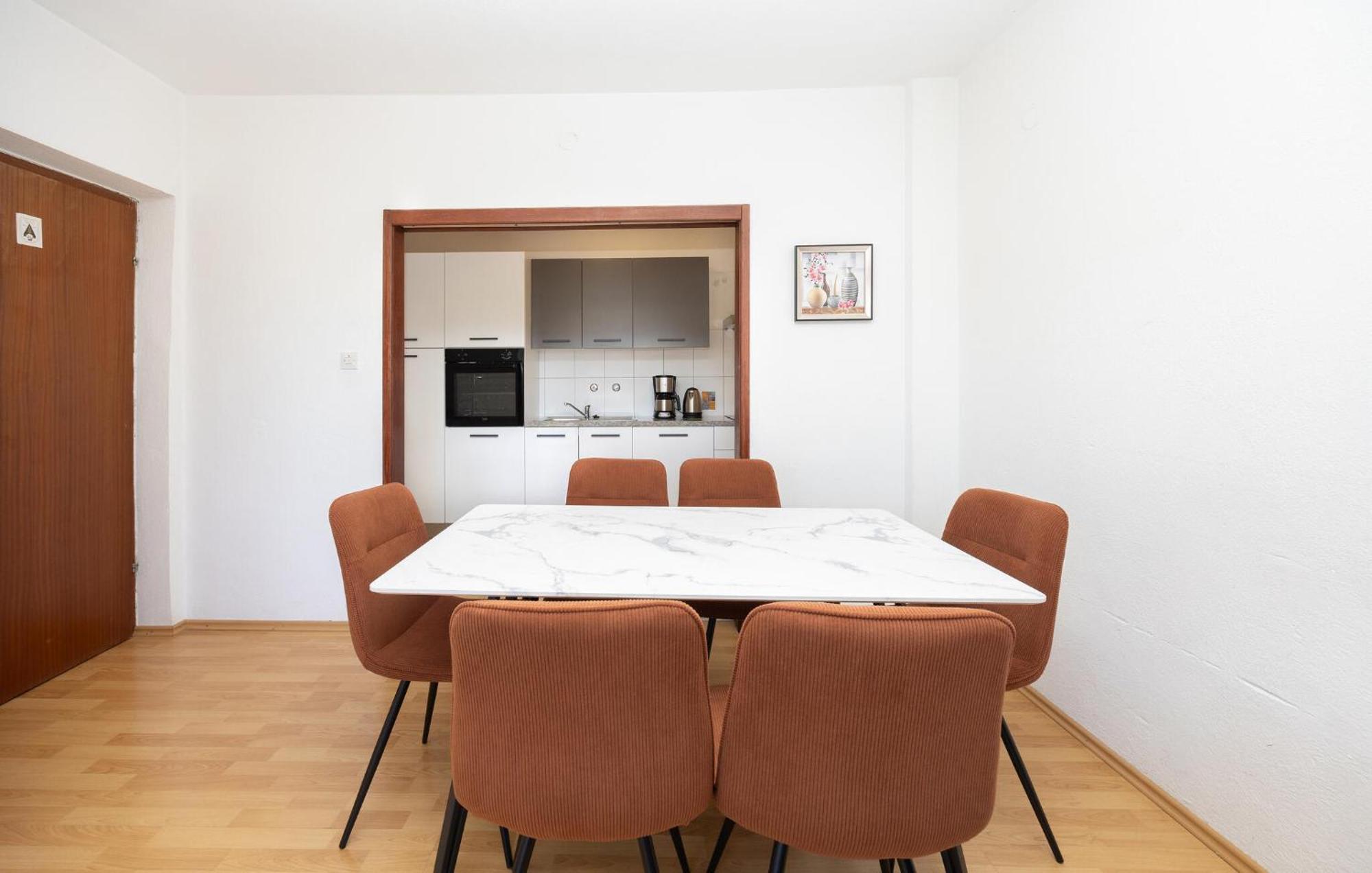3 Bedroom Gorgeous Apartment In Трогир Экстерьер фото